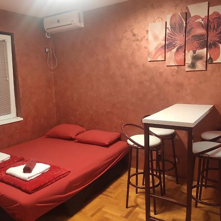 Modern Cozy Apartment Ni Buitenkant foto