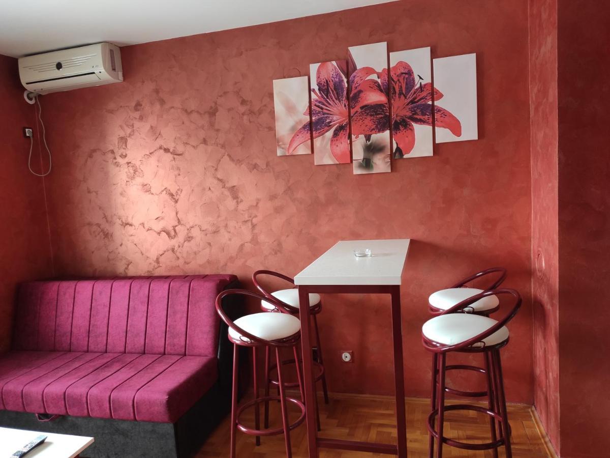 Modern Cozy Apartment Ni Buitenkant foto